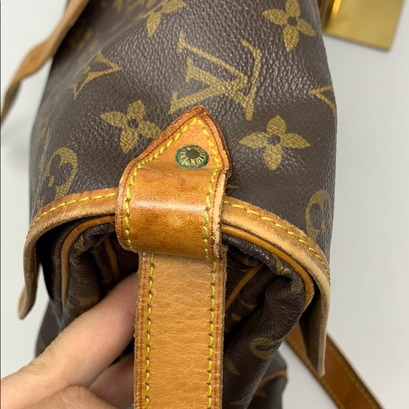 authentic Louis Vuitton Saumur 35 crossbody - Picture 13 of 17